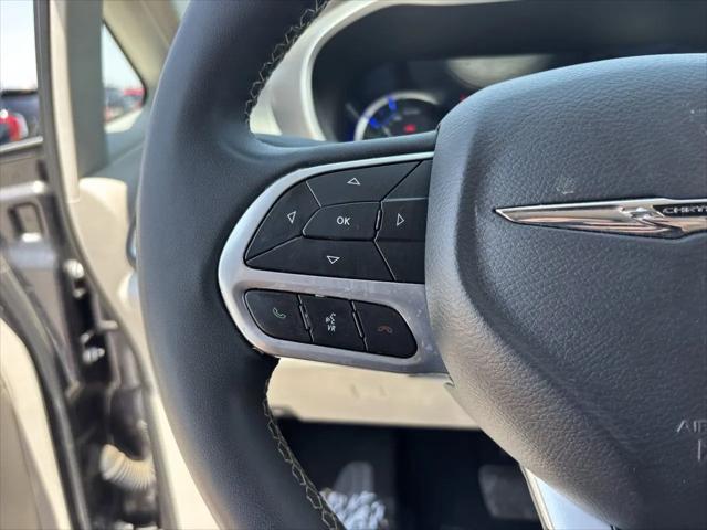 2023 Chrysler Pacifica Hybrid Touring L