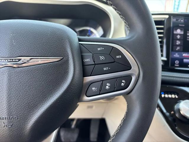 2023 Chrysler Pacifica Hybrid Touring L