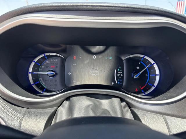 2023 Chrysler Pacifica Hybrid Touring L