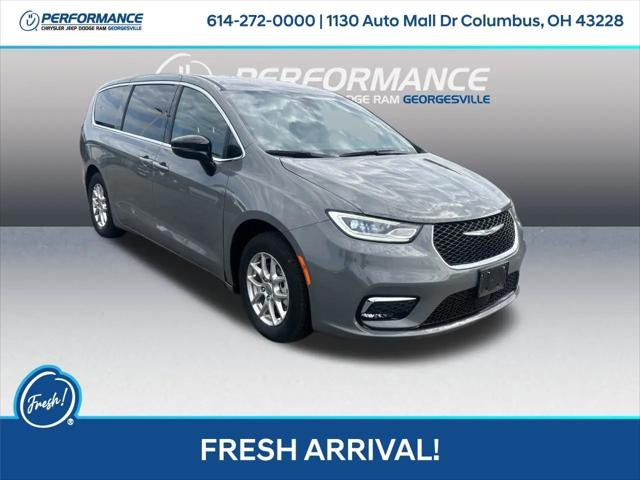2025 Chrysler Pacifica Select for sale near Columbus, OH