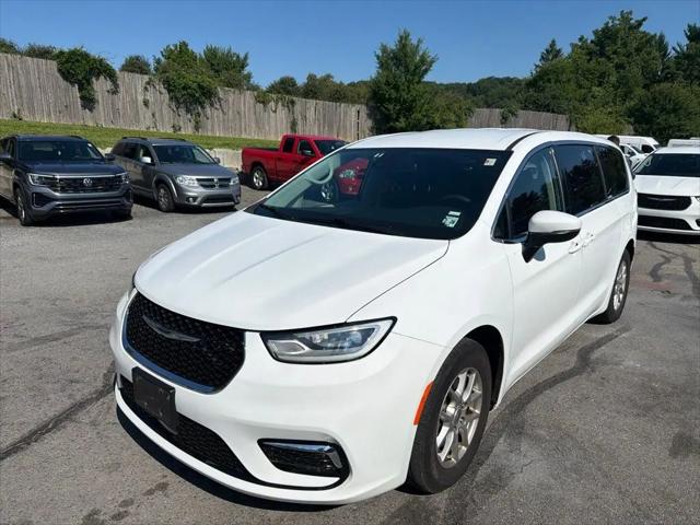 2023 Chrysler Pacifica Touring L for sale in Downingtown, PA