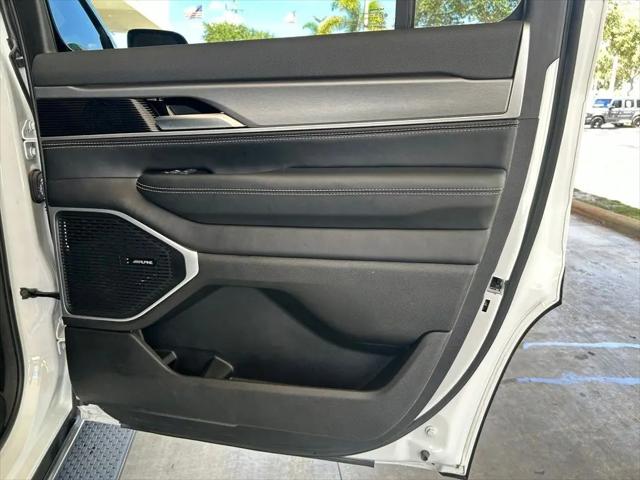 2025 Jeep Wagoneer Carbide 4x4
