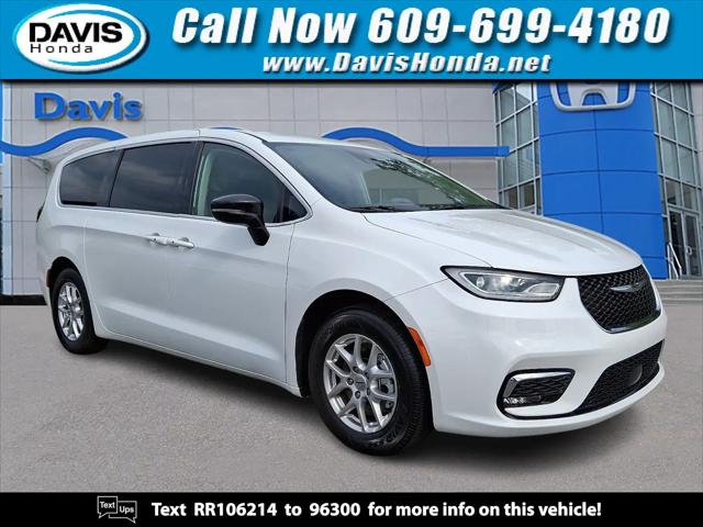 2024 Chrysler Pacifica Touring L for sale in Burlington, NJ