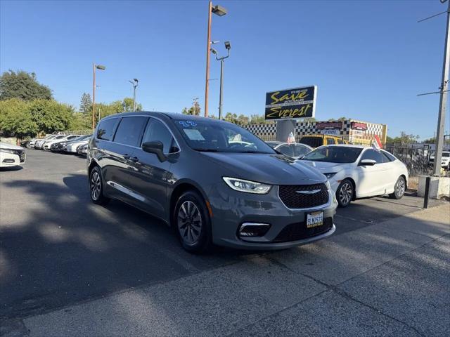 2022 Chrysler Pacifica Hybrid Touring L for sale in Sacramento, CA