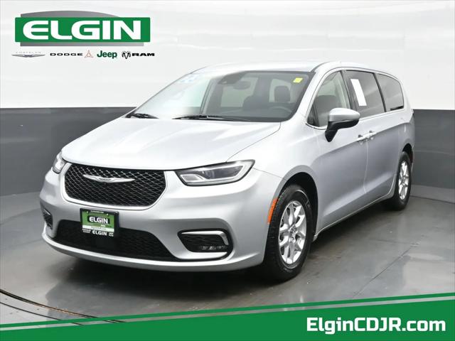 2023 Chrysler Pacifica Touring L for sale in Streamwood, IL