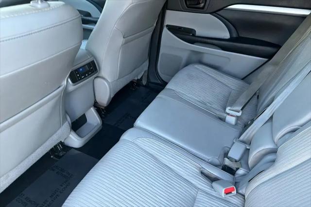 2017 Toyota Highlander LE Plus