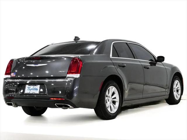 2023 Chrysler 300 Touring