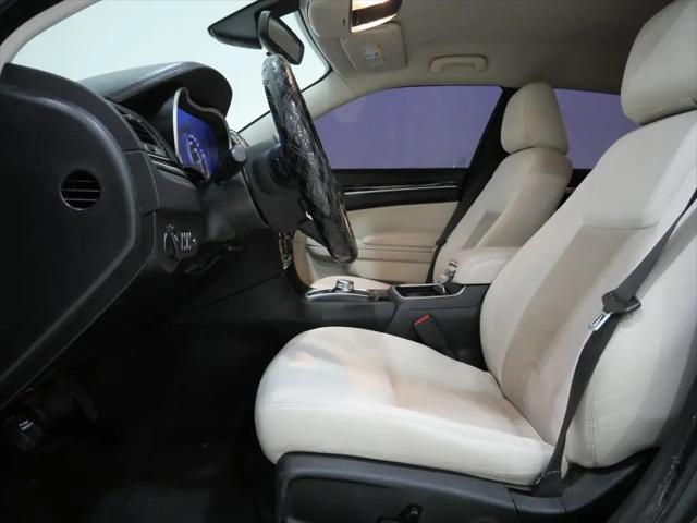 2023 Chrysler 300 Touring