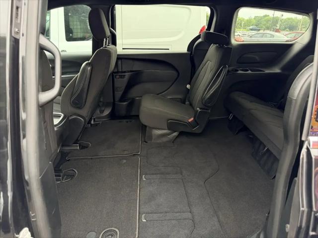 2023 Chrysler Pacifica Touring