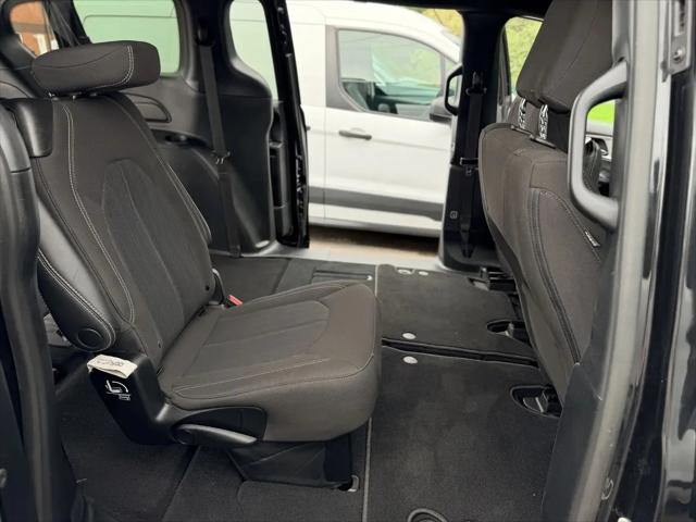 2023 Chrysler Pacifica Touring