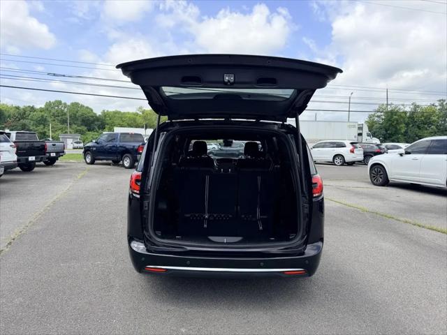 2023 Chrysler Pacifica Touring