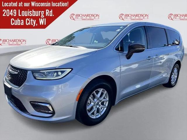 2024 Chrysler Pacifica Touring L for sale in Dubuque, IA