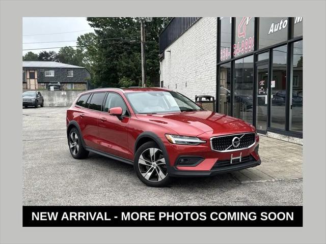 2022 Volvo V60 Cross Country T5 for sale in Cuyahoga Falls, OH