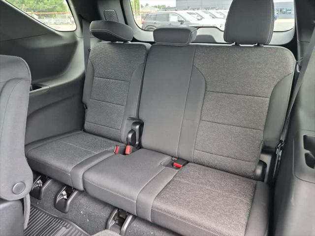 2027 Chevrolet Traverse FWD LT