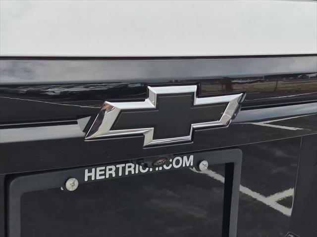 2027 Chevrolet Traverse FWD LT