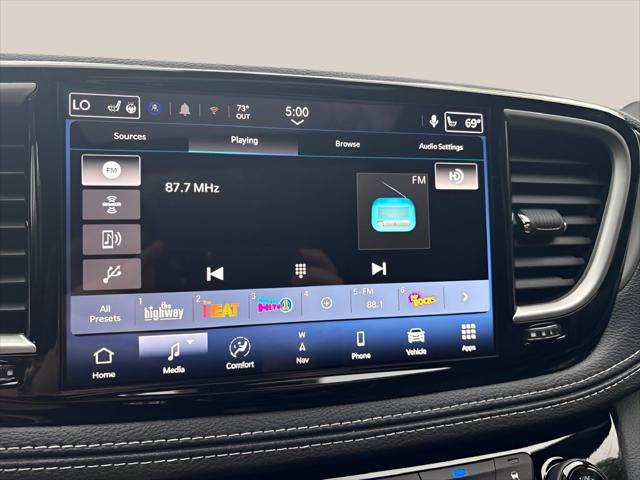 2027 Chrysler Pacifica Limited