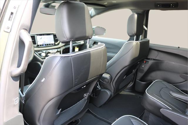 2027 Chrysler Pacifica Limited