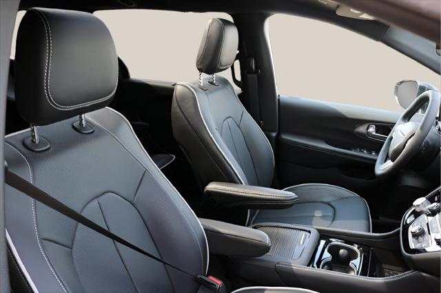 2027 Chrysler Pacifica Limited