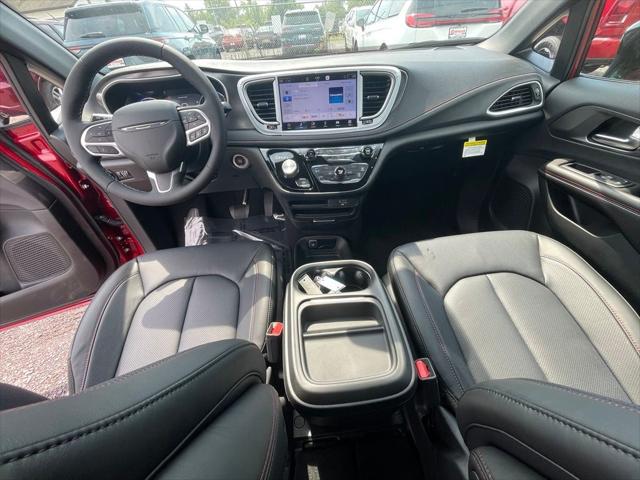 2027 Chrysler Pacifica PACIFICA SELECT