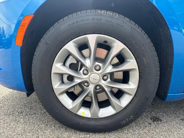 2027 Chrysler Pacifica PACIFICA SELECT AWD