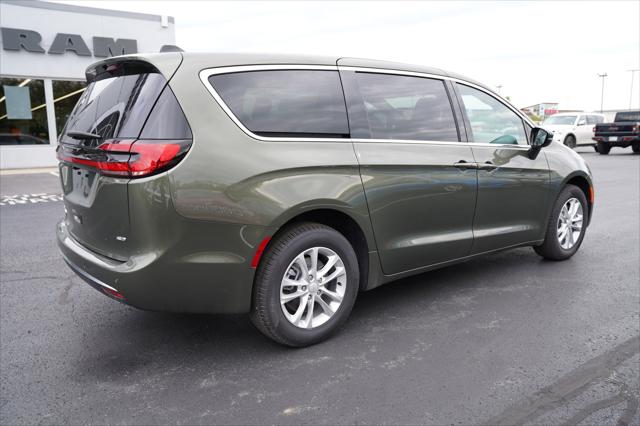 2027 Chrysler Pacifica PACIFICA SELECT AWD