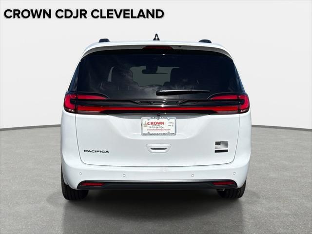 2027 Chrysler Pacifica Select AWD