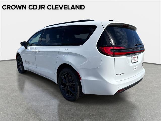 2027 Chrysler Pacifica Select AWD