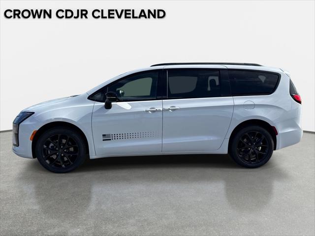 2027 Chrysler Pacifica Select AWD