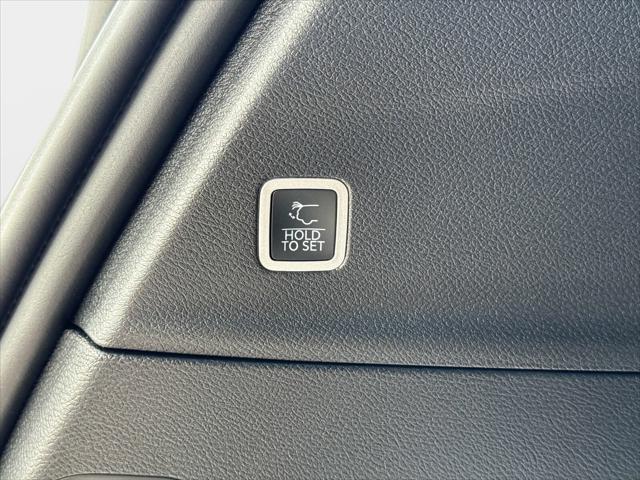 2027 Chrysler Pacifica Select AWD