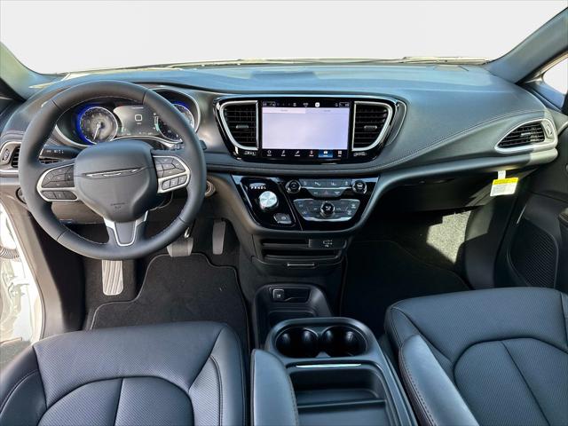 2027 Chrysler Pacifica Select AWD