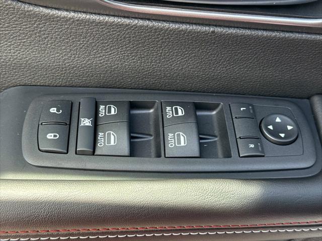 2027 Chrysler Pacifica Select AWD