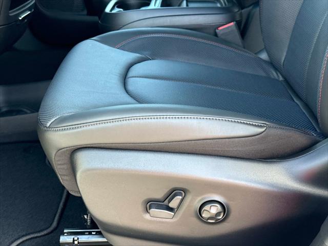 2027 Chrysler Pacifica Select AWD