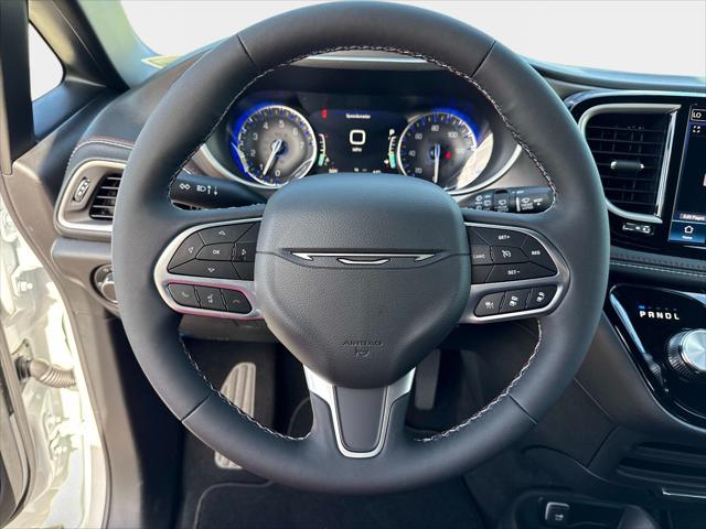 2027 Chrysler Pacifica Select AWD