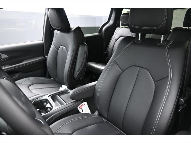 2027 Chrysler Pacifica Select AWD
