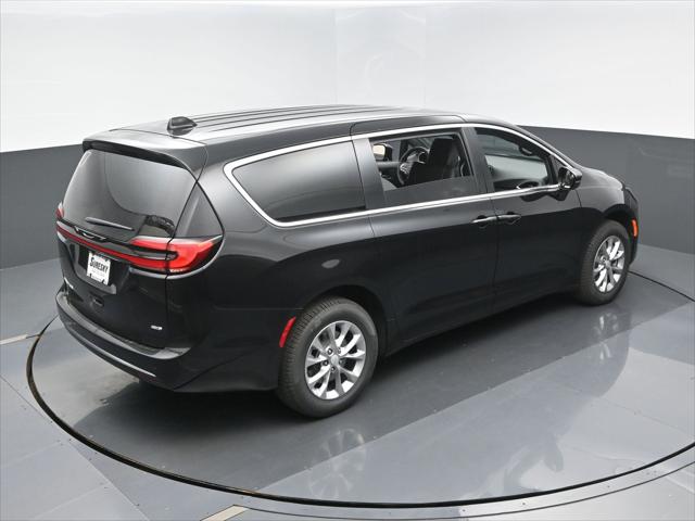 2027 Chrysler Pacifica Select AWD