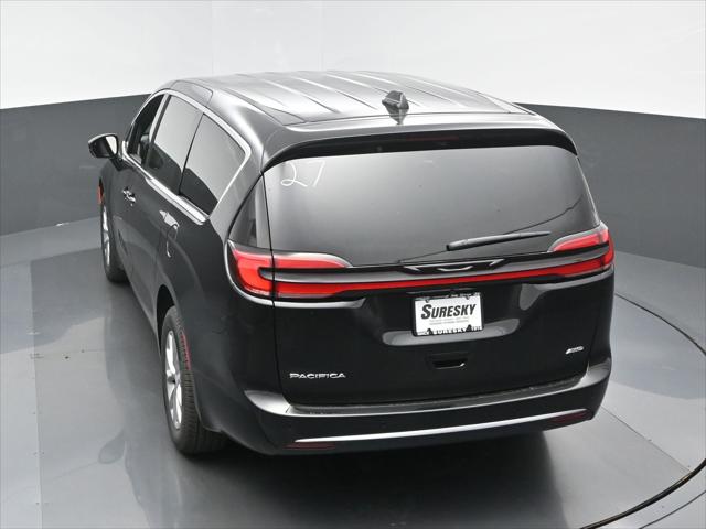 2027 Chrysler Pacifica Select AWD
