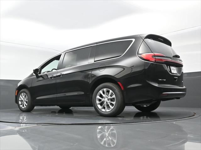 2027 Chrysler Pacifica Select AWD