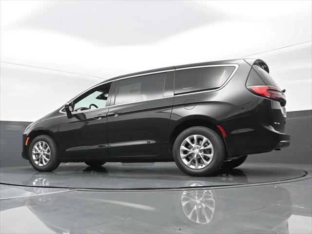 2027 Chrysler Pacifica Select AWD