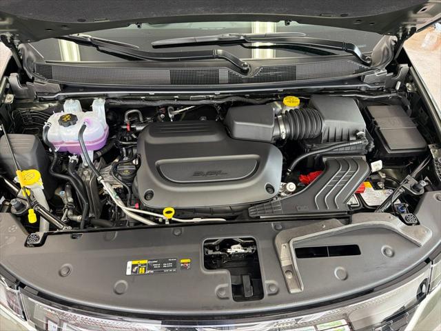 2027 Chrysler Pacifica Select