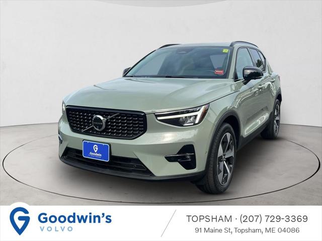2025 Volvo XC40 B5 Plus Dark Theme for sale in Topshan , ME