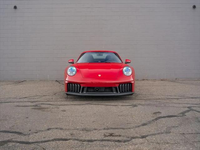 2025 Porsche 911 Carrera 4 GTS