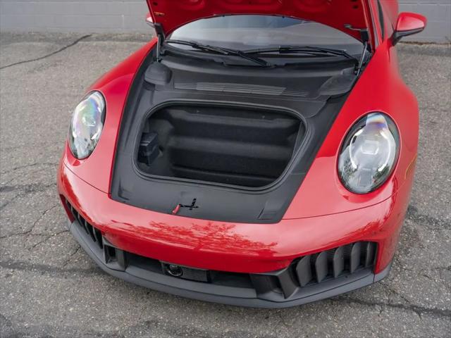 2025 Porsche 911 Carrera 4 GTS