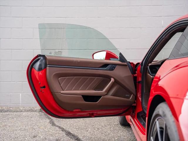 2025 Porsche 911 Carrera 4 GTS