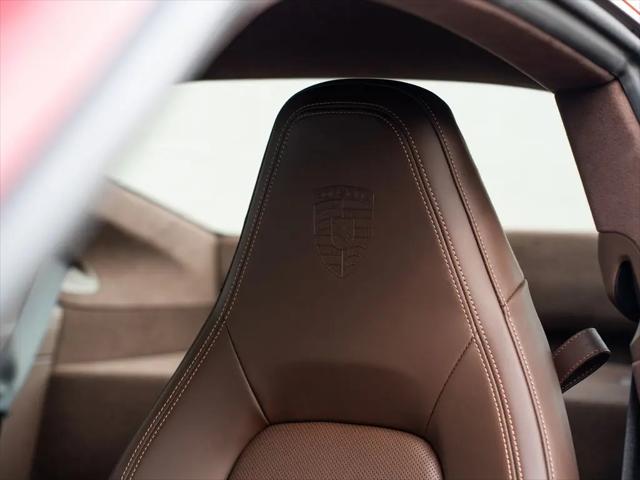 2025 Porsche 911 Carrera 4 GTS