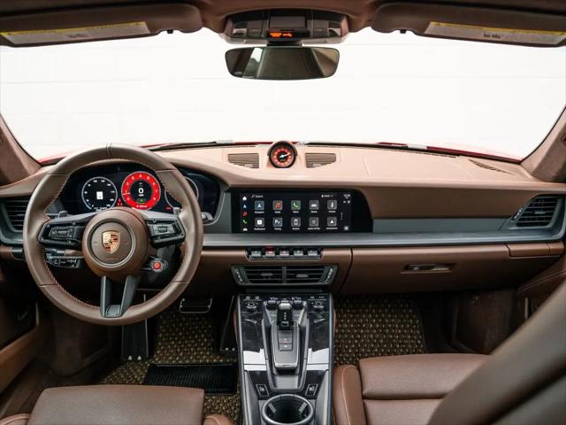2025 Porsche 911 Carrera 4 GTS