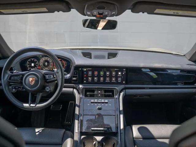2025 Porsche Panamera 4