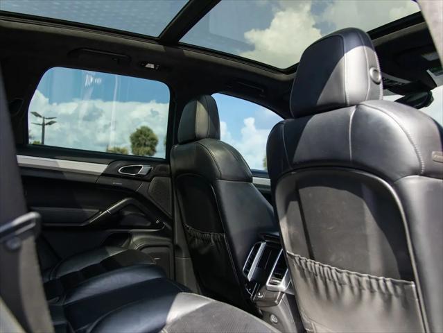 2015 Porsche Cayenne Turbo