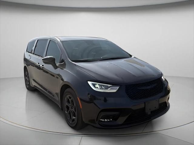 2022 Chrysler Pacifica Hybrid Touring L for sale in Chillicothe, MO