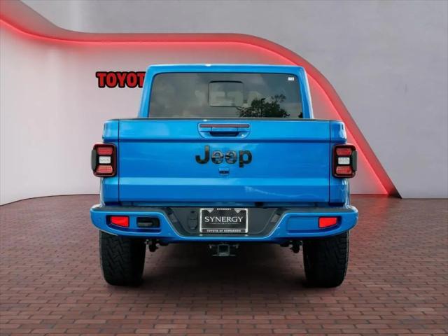 2022 Jeep Gladiator Sport