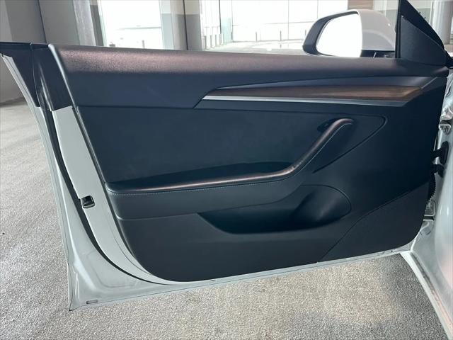 2021 Tesla Model 3 Standard Range Plus Rear-Wheel Drive